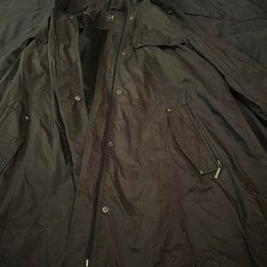 BLACK GALLERY RAIN COAT.